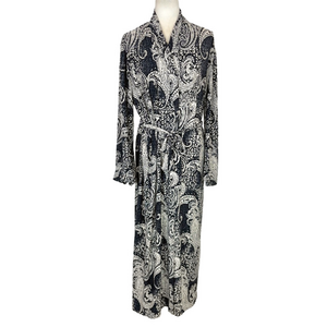 Diamond Tea black and ivory robe